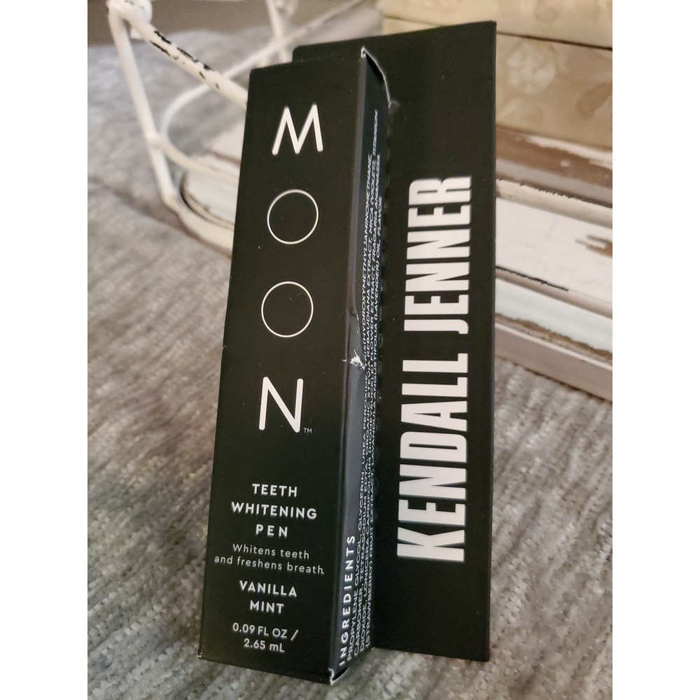 Kendall Jenner Moon‎ Teeth Whitening Pen Vanilla Mint .09 Oz / 2.65 ml 01/2024